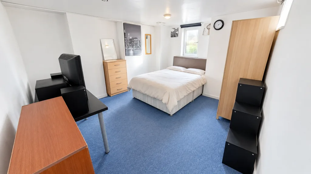 5 bedroom terraced house for rent