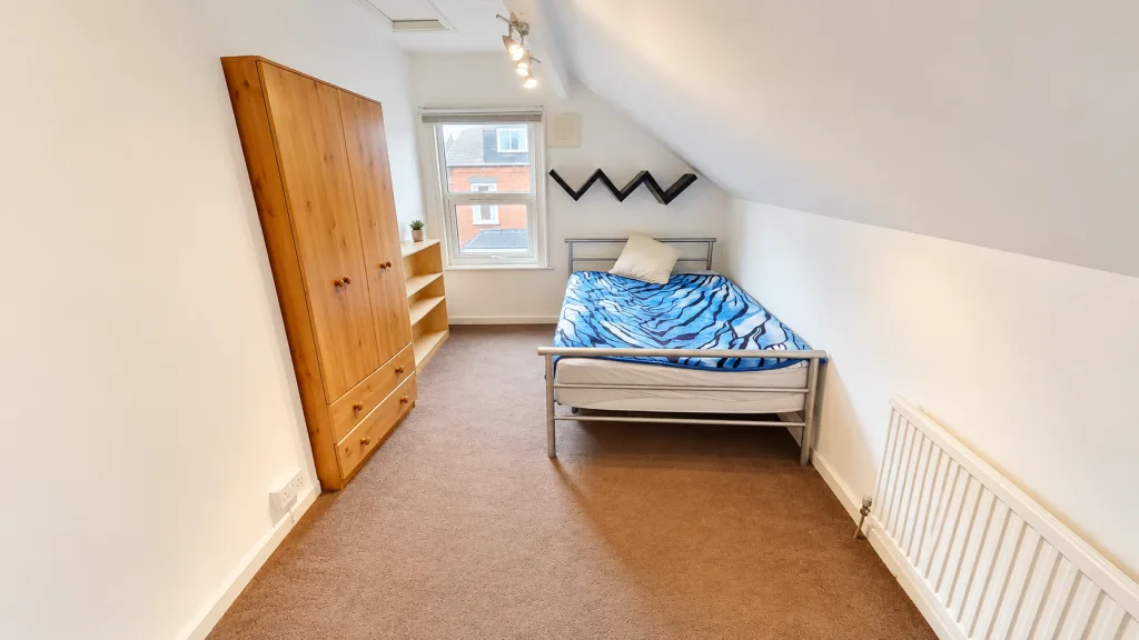 5 bedroom terraced house for rent