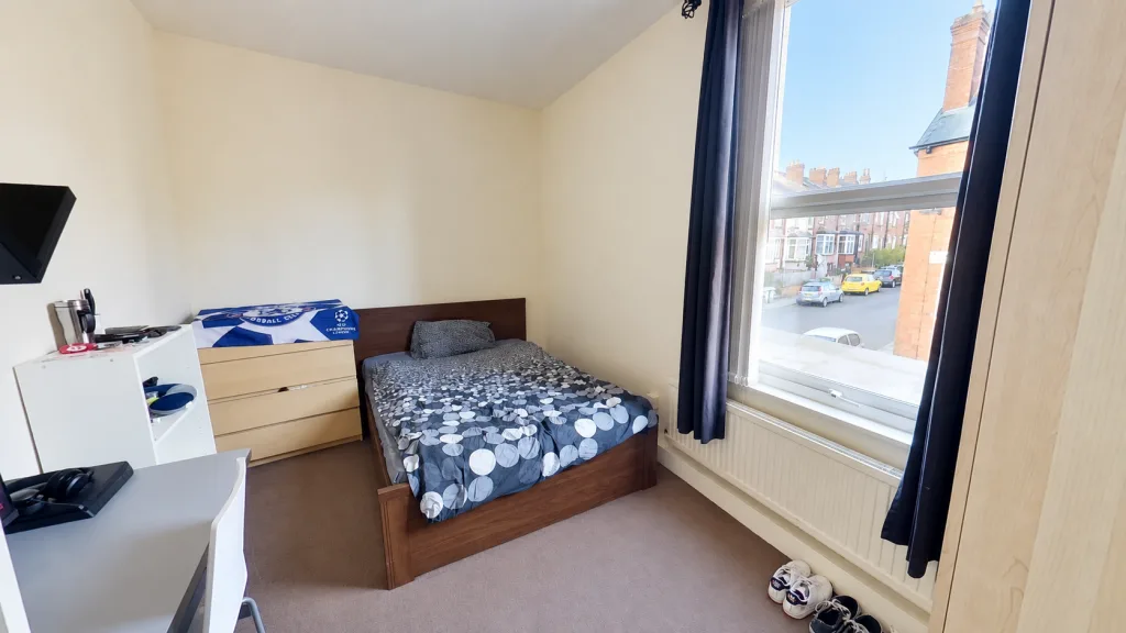 5 bedroom terraced house for rent