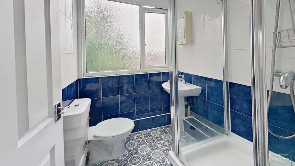 4 bedroom semi-detached house for rent