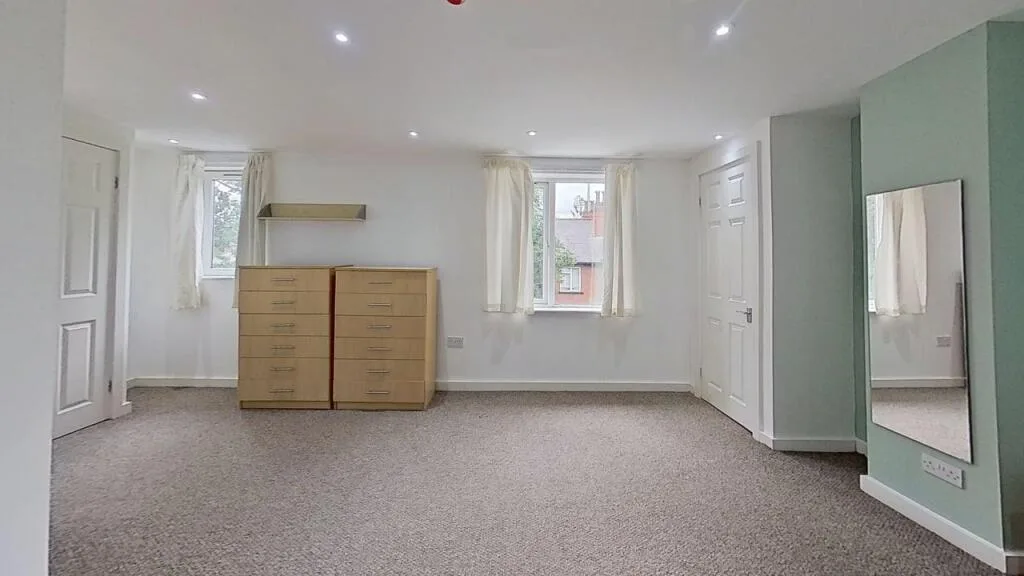 4 bedroom semi-detached house for rent