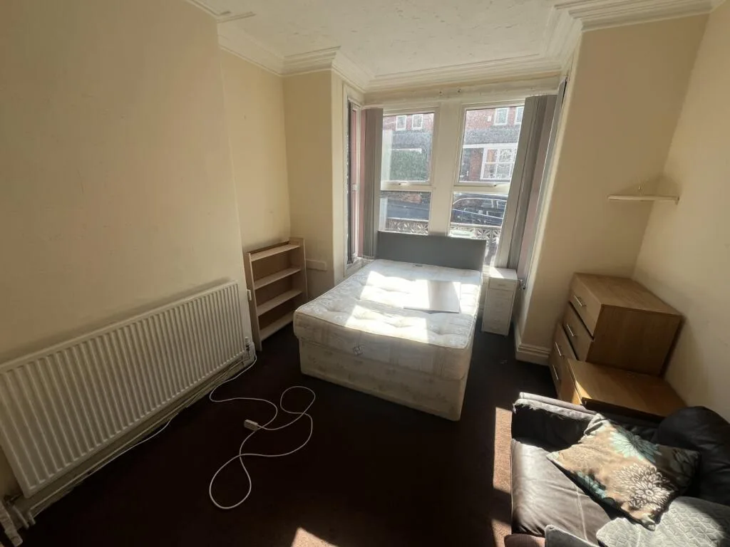 6 bedroom terraced house for rent