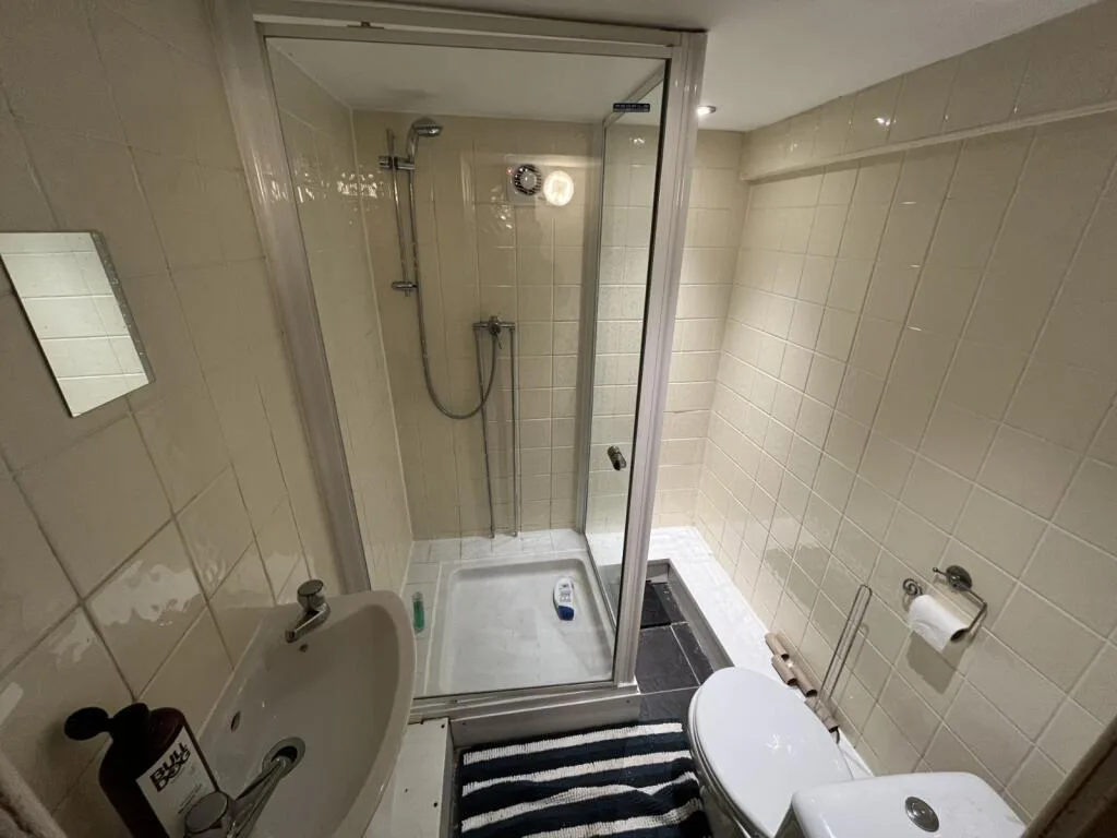 6 bedroom terraced house for rent