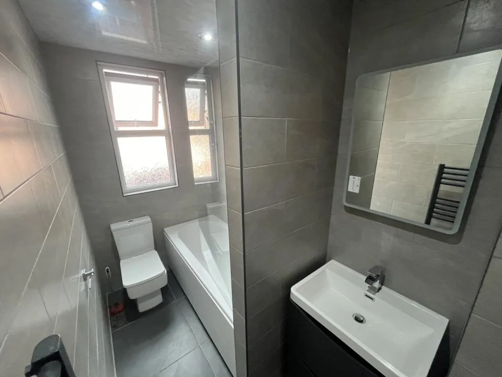 6 bedroom terraced house for rent