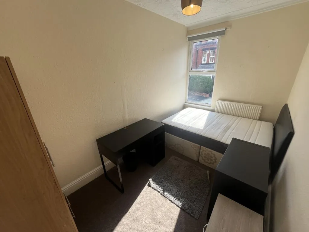 6 bedroom terraced house for rent