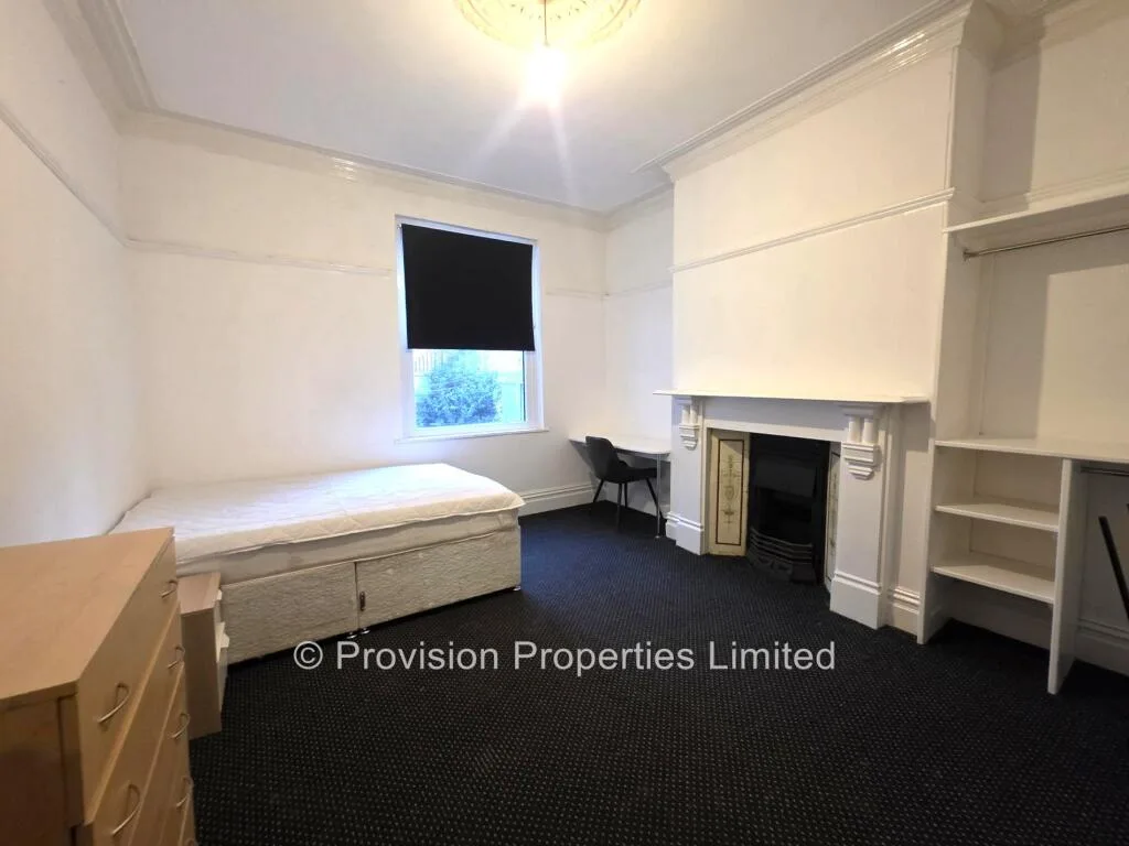 6 bedroom terraced house for rent