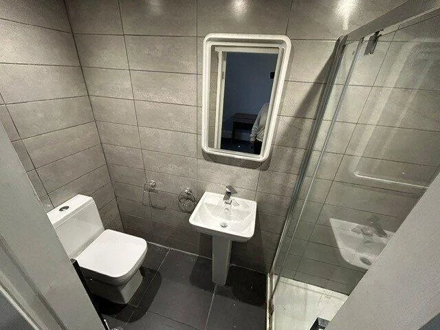 6 bedroom terraced house for rent
