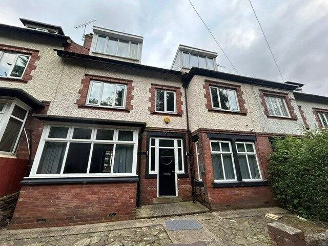 6 bedroom terraced house for rent