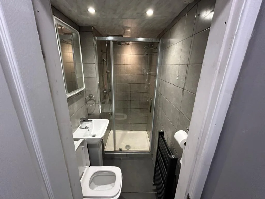 6 bedroom terraced house for rent