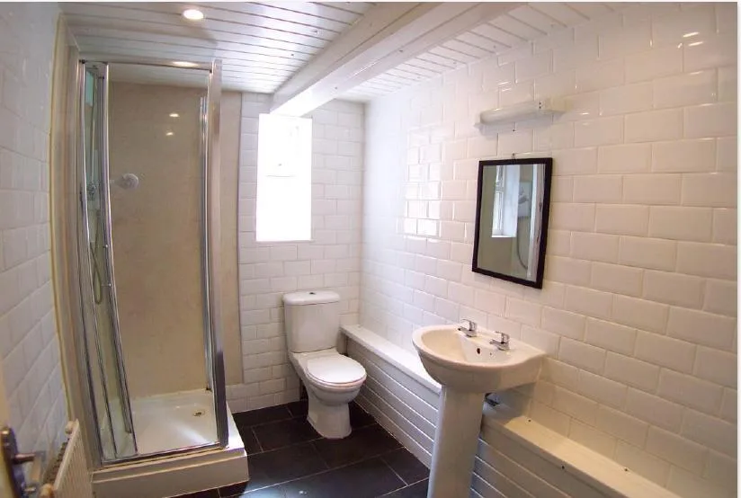 8 bedroom terraced house for rent