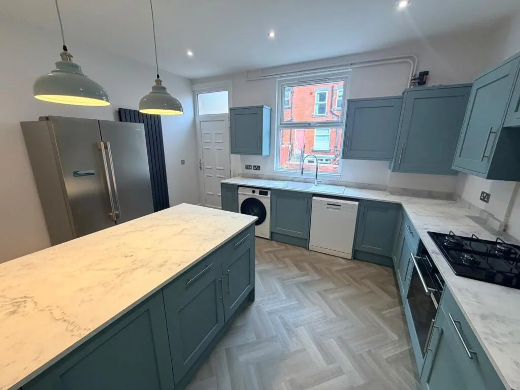 6 bedroom terraced house for rent