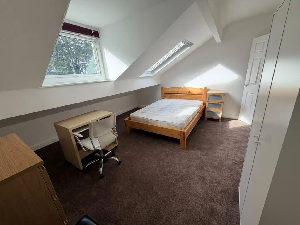 6 bedroom terraced house for rent