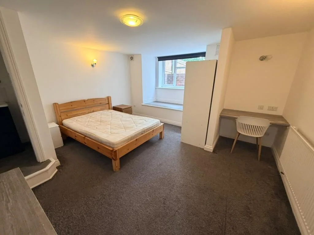 6 bedroom terraced house for rent