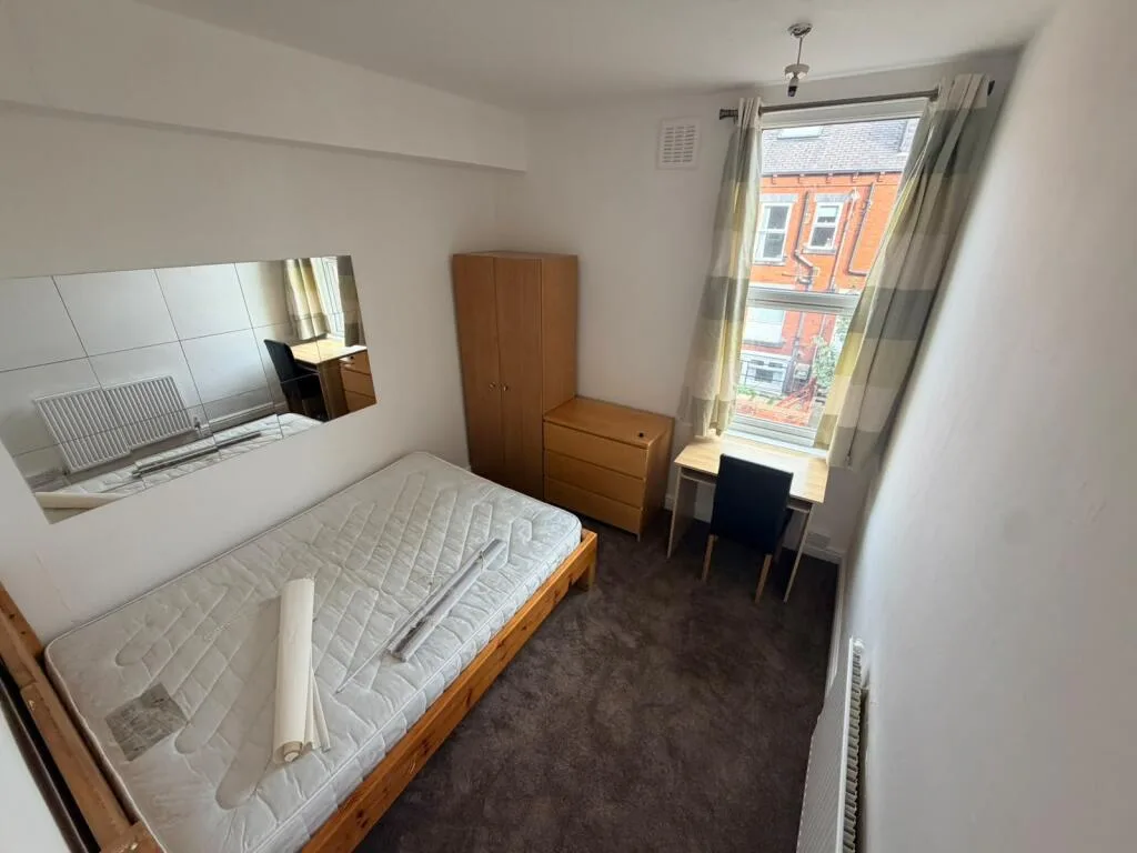 6 bedroom terraced house for rent