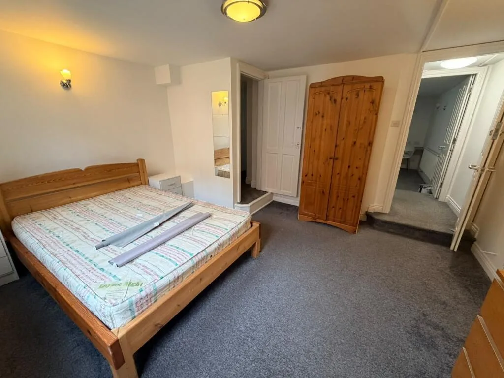 6 bedroom terraced house for rent