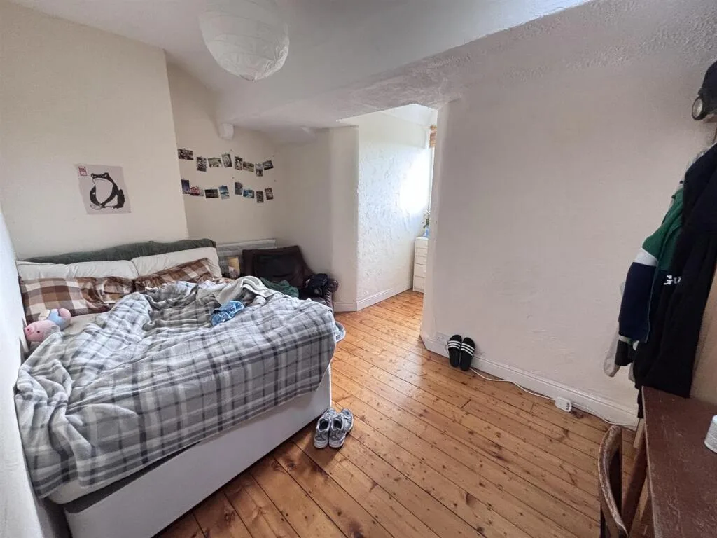 5 bedroom house for rent