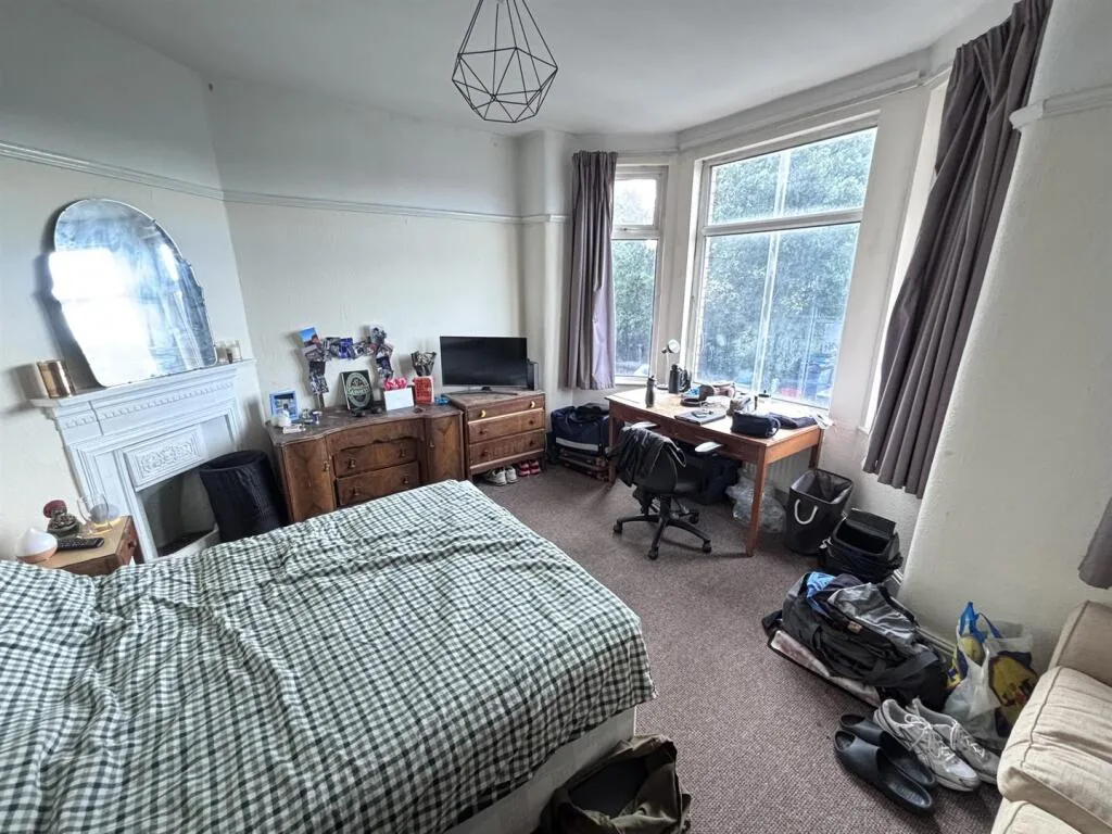 5 bedroom house for rent