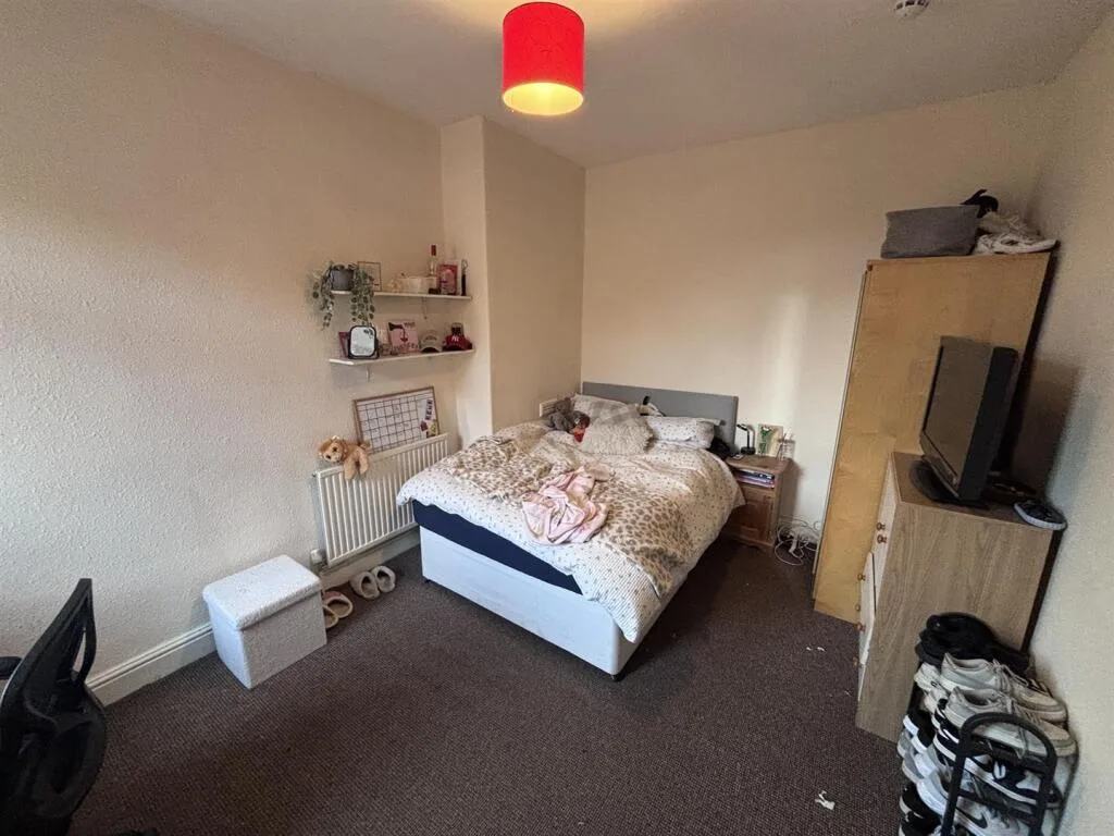 5 bedroom house for rent