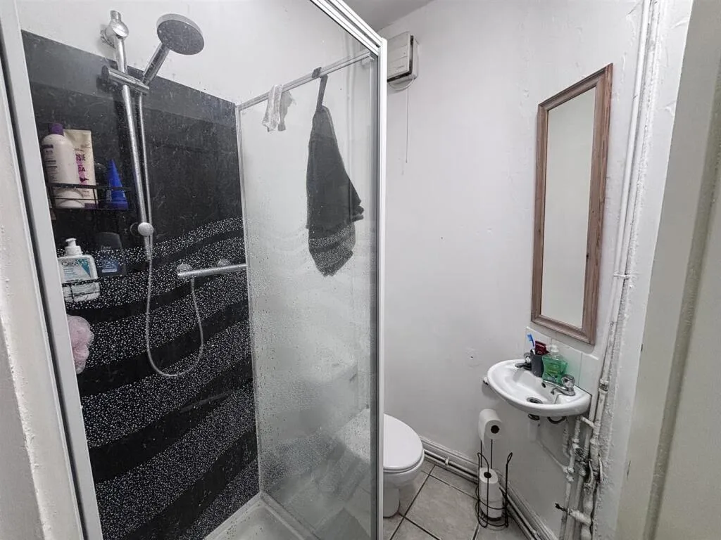 5 bedroom house for rent