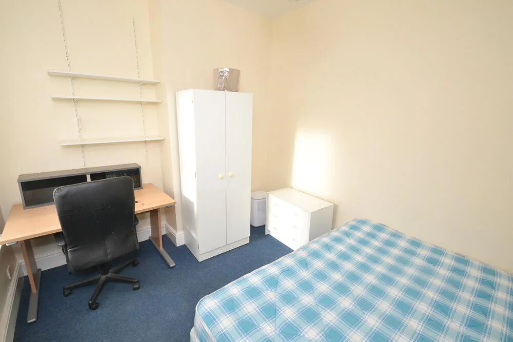 5 bedroom detached house for rent