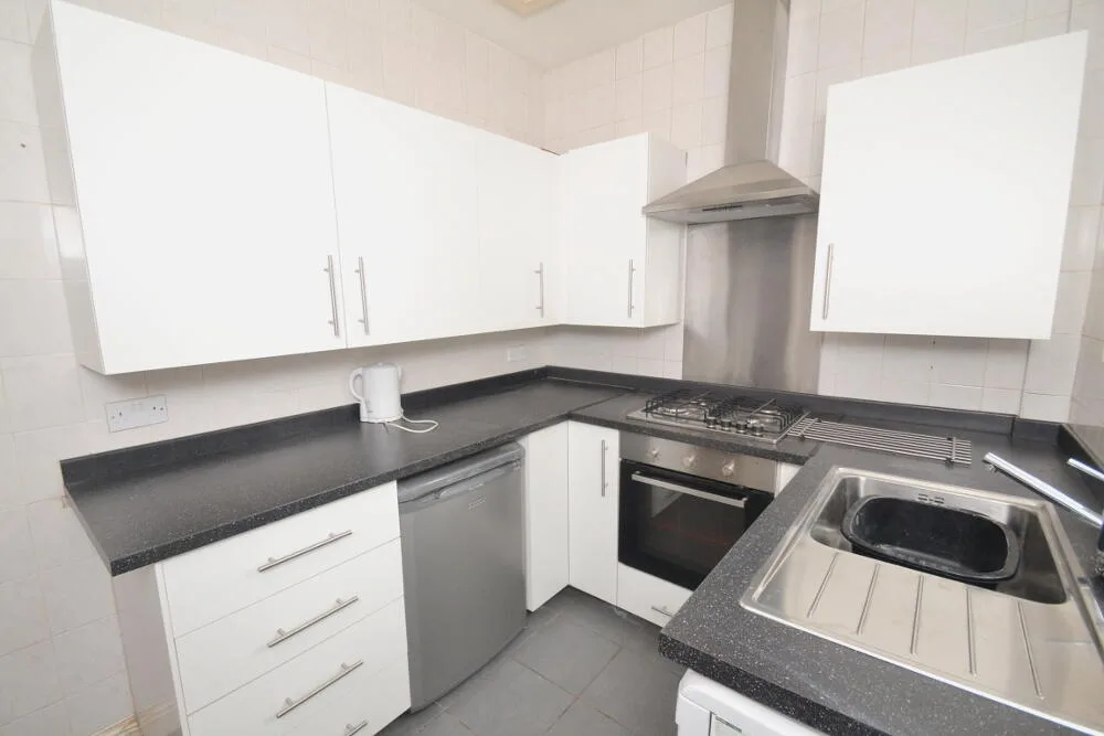 5 bedroom detached house for rent