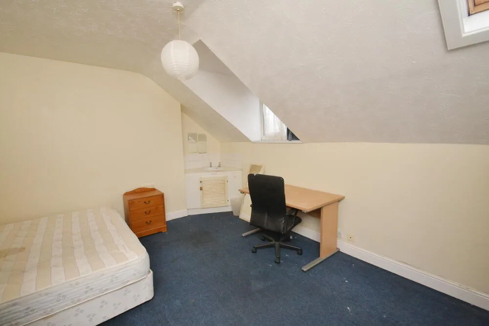 5 bedroom detached house for rent