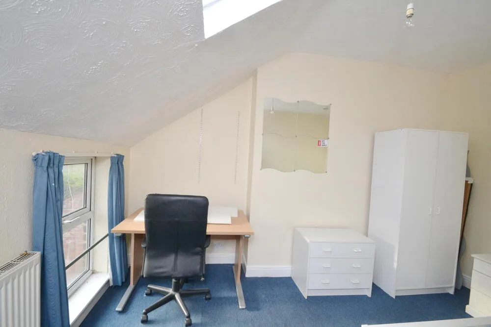 5 bedroom detached house for rent