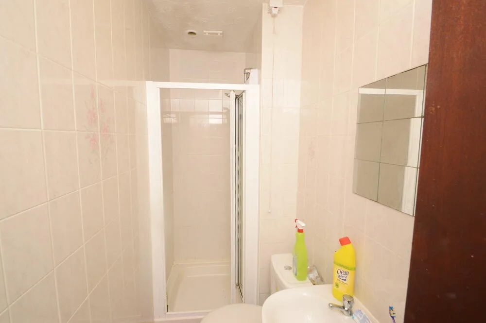 5 bedroom detached house for rent