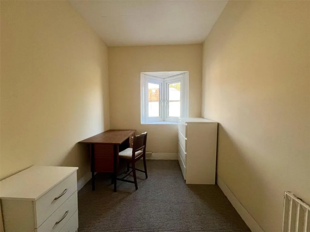 3 bedroom semi-detached house for rent