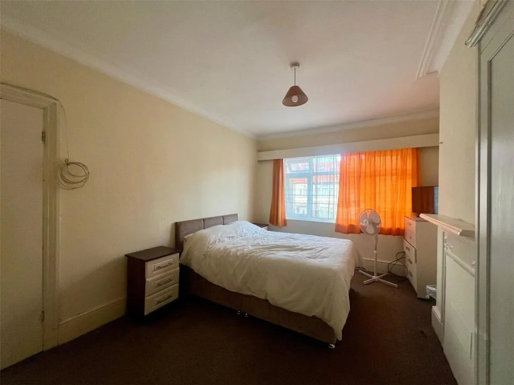 3 bedroom semi-detached house for rent