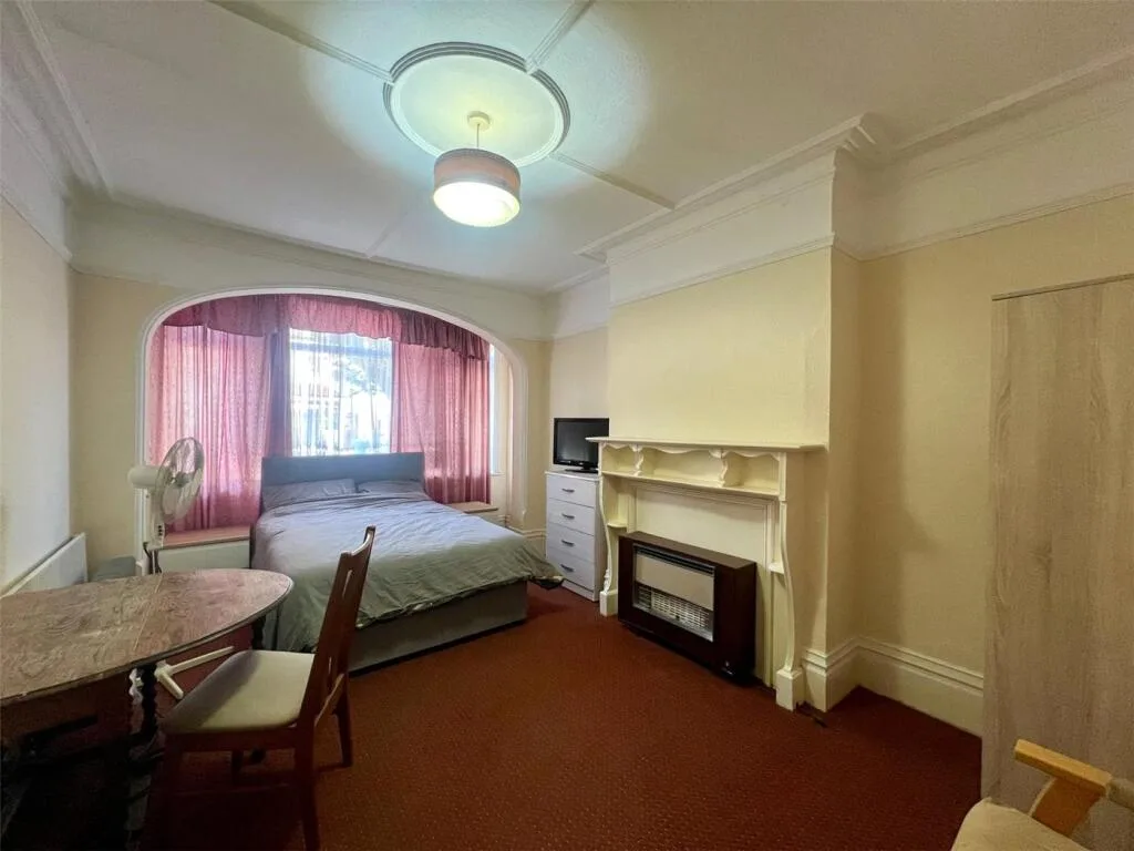 3 bedroom semi-detached house for rent