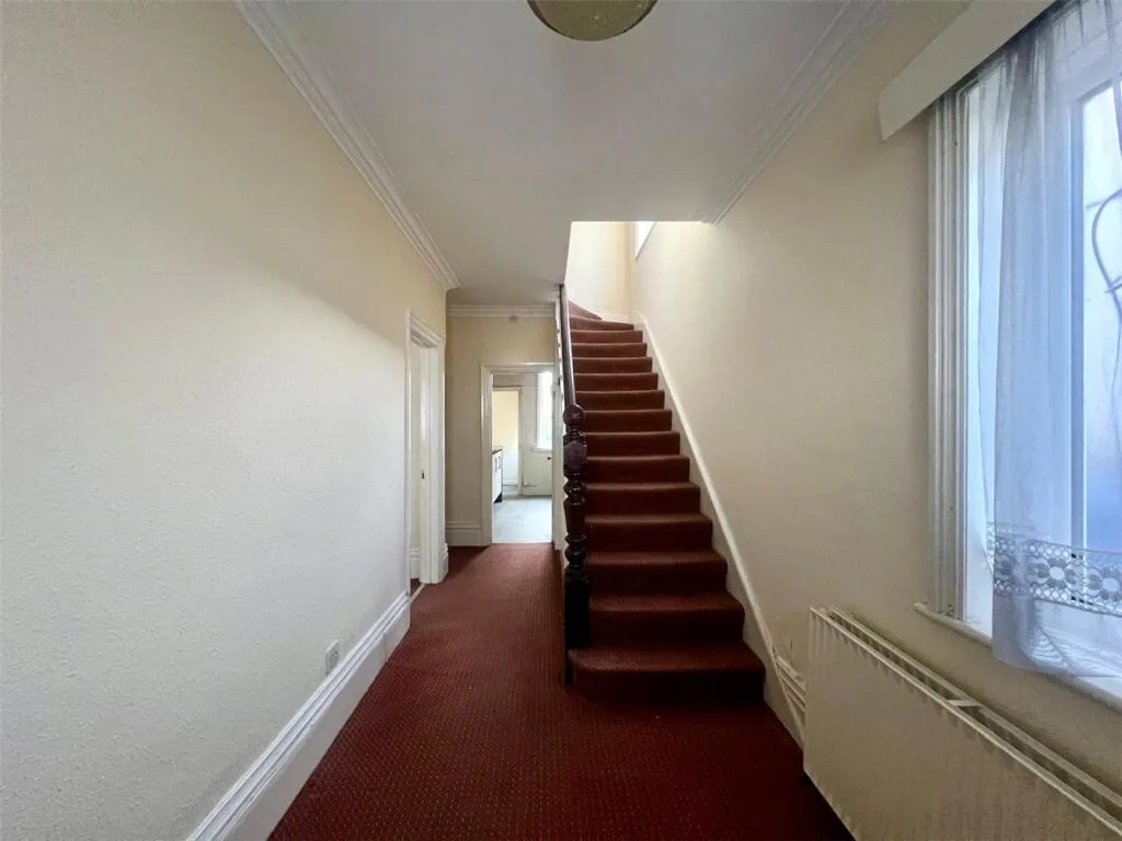 3 bedroom semi-detached house for rent