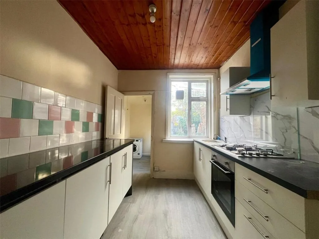 3 bedroom semi-detached house for rent