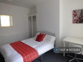 7 bedroom terraced house for rent