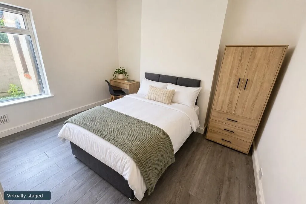 4 bedroom end of terrace house for rent
