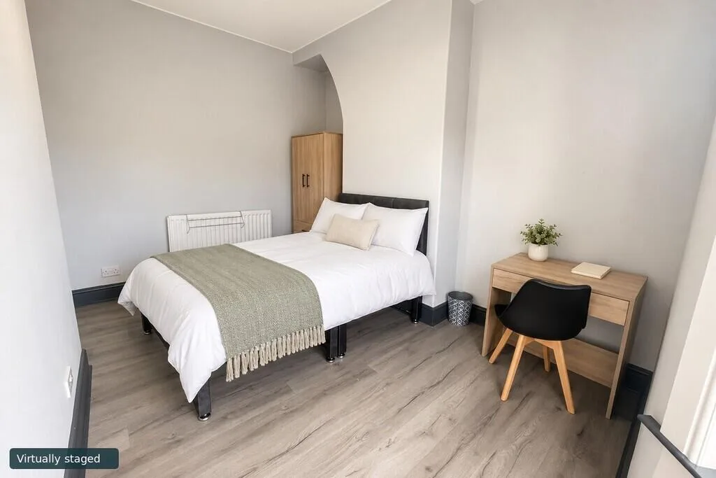 4 bedroom end of terrace house for rent