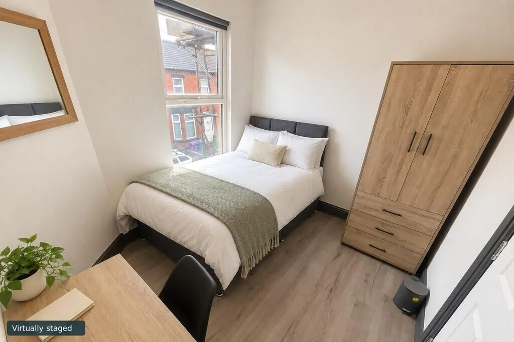 4 bedroom end of terrace house for rent