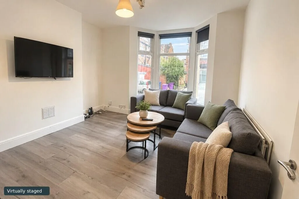 4 bedroom end of terrace house for rent