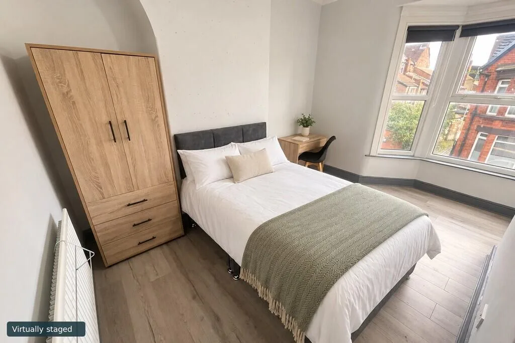 4 bedroom end of terrace house for rent