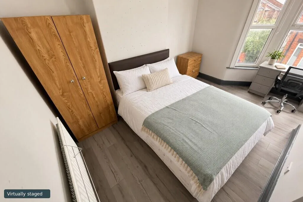 4 bedroom end of terrace house for rent