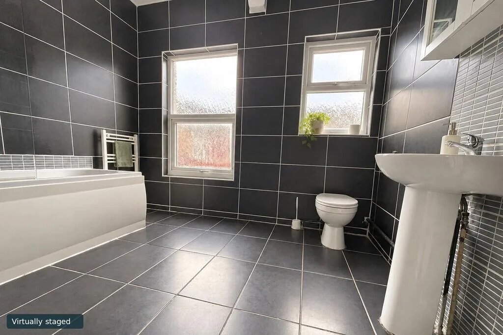 4 bedroom end of terrace house for rent