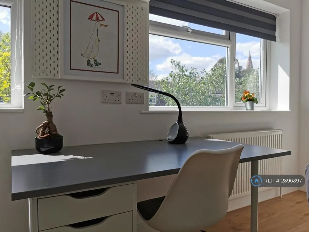 1 bedroom house share for rent