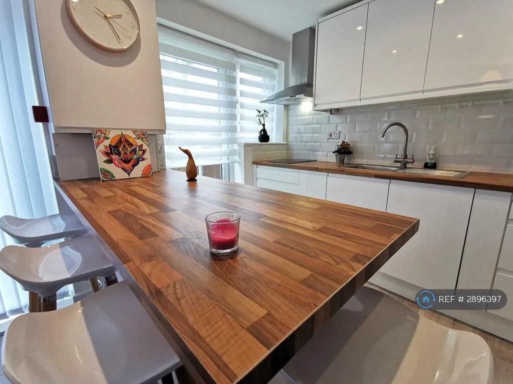 1 bedroom house share for rent