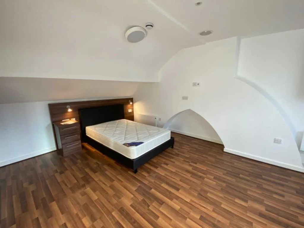 6 bedroom house for rent