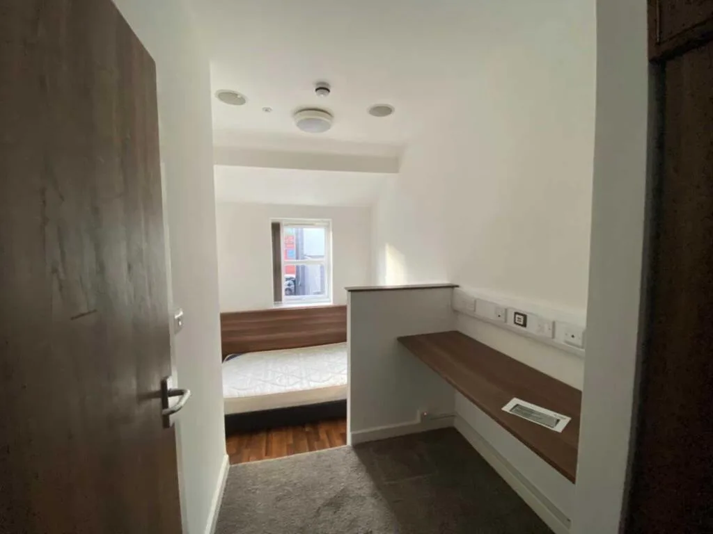 6 bedroom house for rent