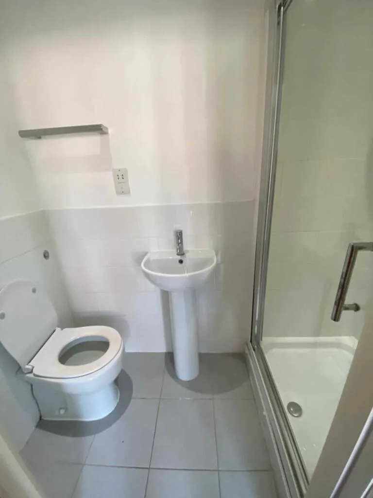 6 bedroom house for rent