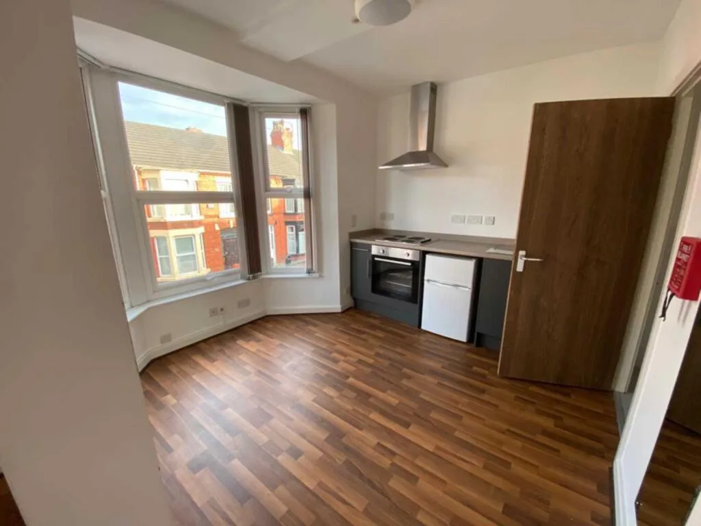 6 bedroom house for rent