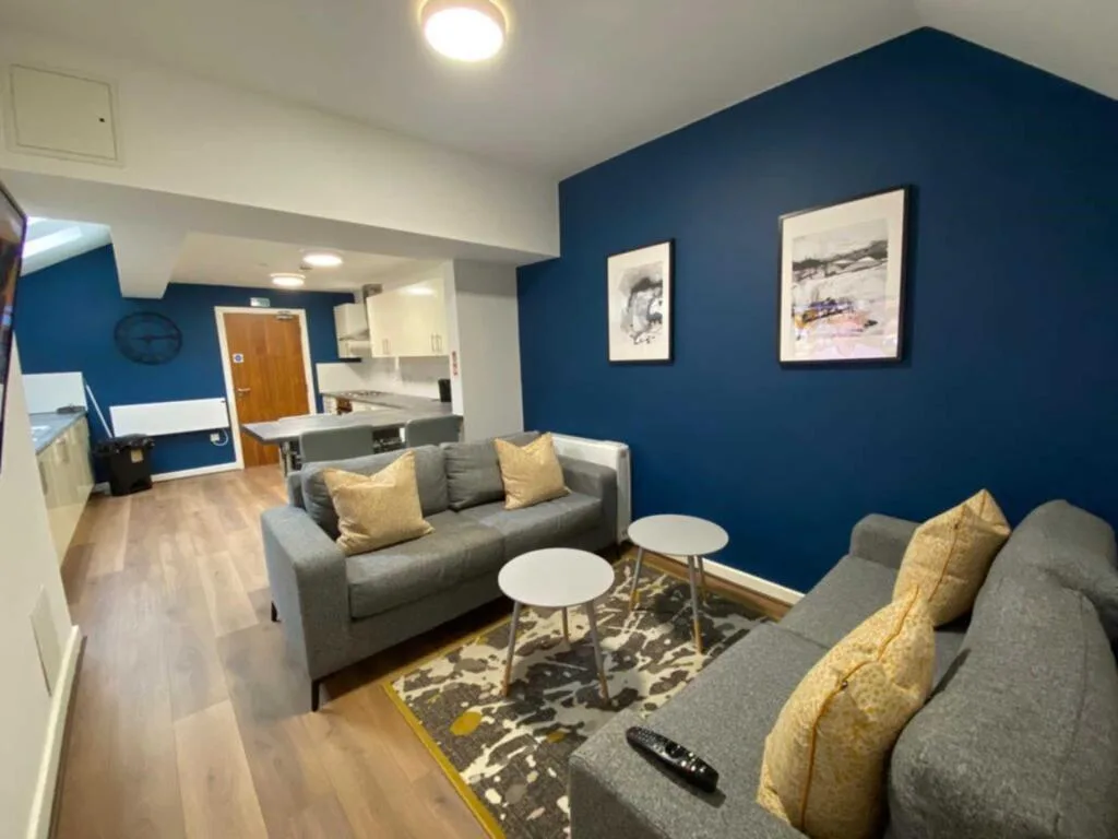 6 bedroom house for rent
