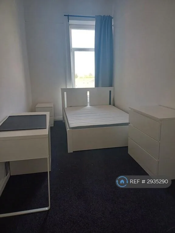 4 bedroom flat for rent