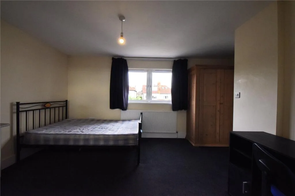 6 bedroom house for rent